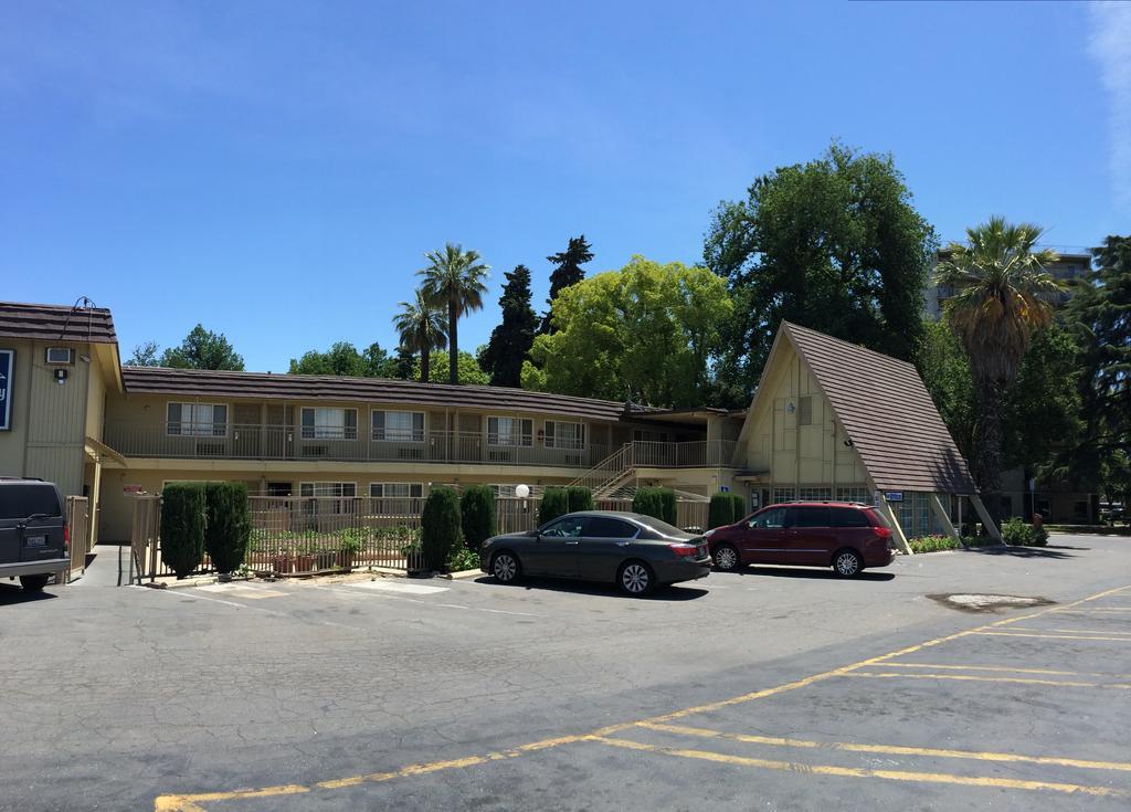 Discovery Inn Modesto Exterior photo